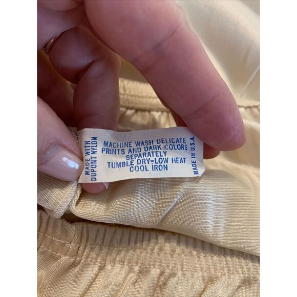 Vanity Fair Size Small Slip Length 23" Lace Hem - Picture 3 of 3